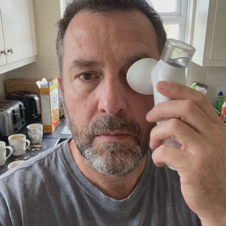 Eye steamer in use, illustrative scene